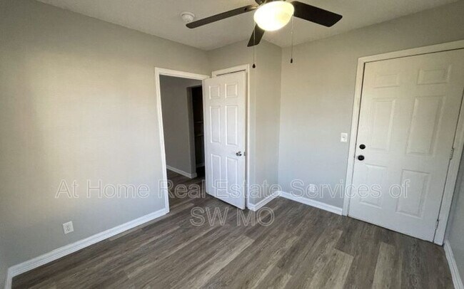 Building Photo - 2000 W College St