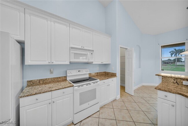 Building Photo - 621 NW 37th Ave