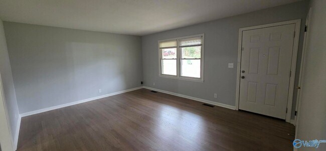 Building Photo - 3313 Teton Dr NW