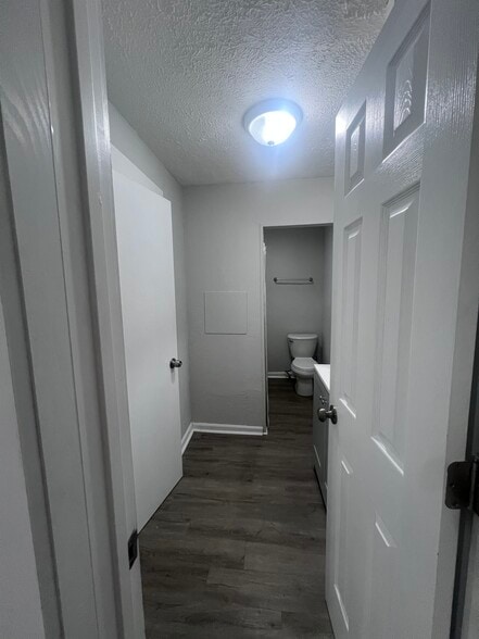 Bathroom - 2018 Corning Ave