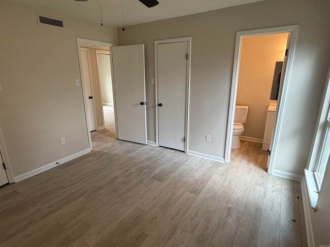 Building Photo - 10911 Vernon Dr