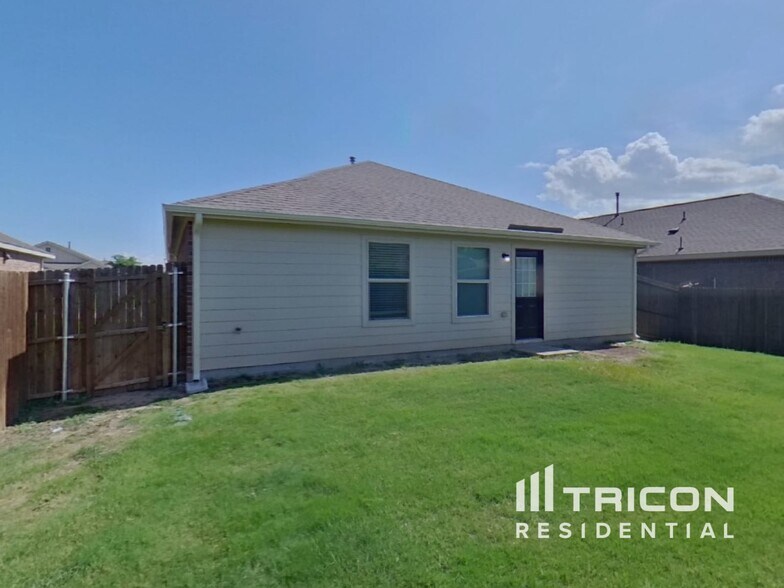 Building Photo - 1806 Deerchase Dr