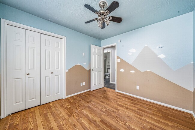 Building Photo - 15974 Oak Mountain Dr