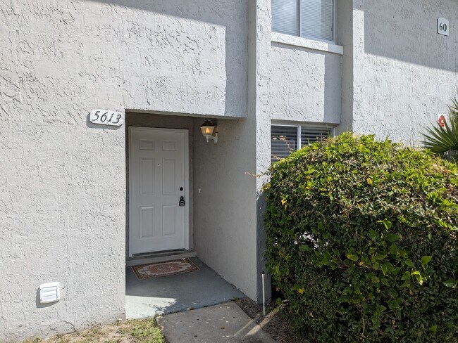 Building Photo - First Floor Condo at Pine Shadows Condomin...