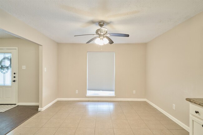 Building Photo - 24411 Pine Canyon Dr