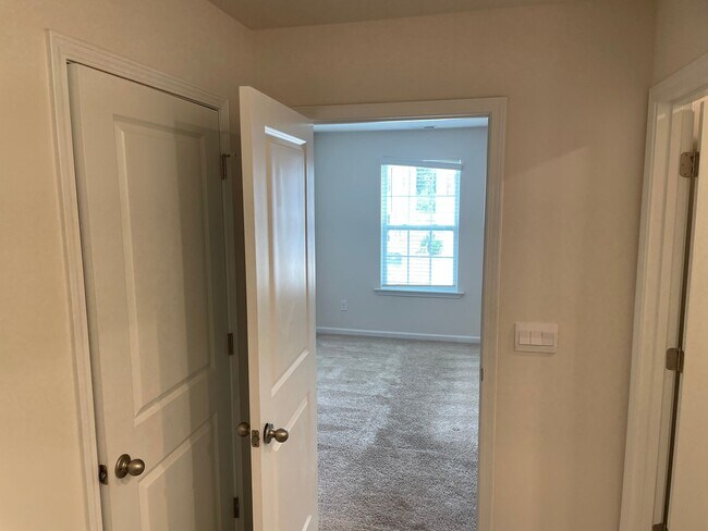 Building Photo - Complimentary Rent for a July ONLY Move in...