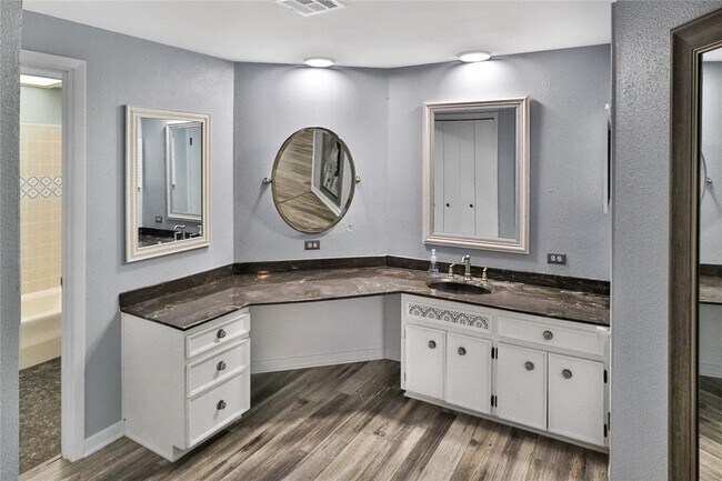 Building Photo - 9328 Blazing Star Trail