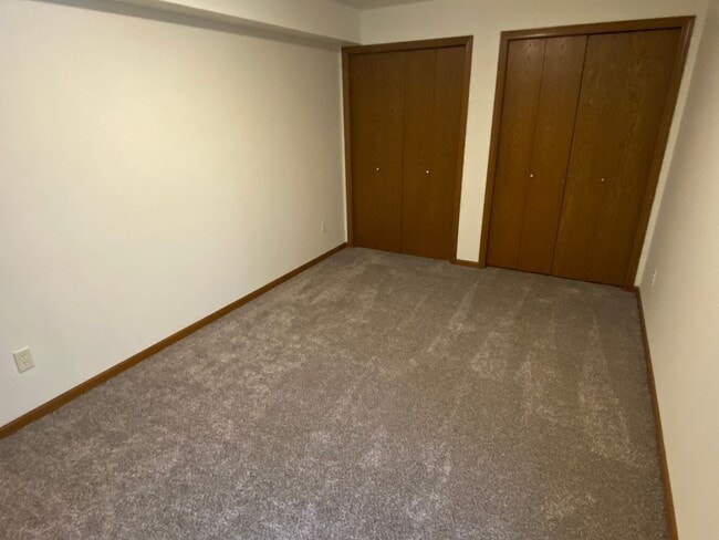 Building Photo - Updated 4-Bedroom, 3-Bath Home with Walk-Out Basement