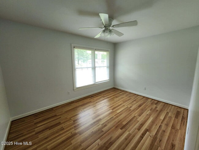 Building Photo - 3701 Lavenham Rd
