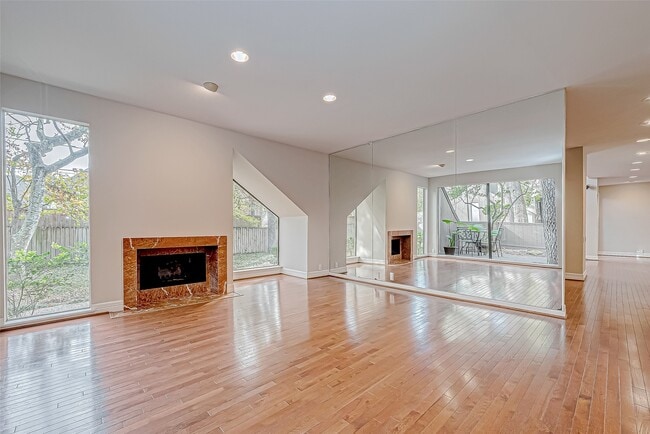 Building Photo - 316 Litchfield Ln