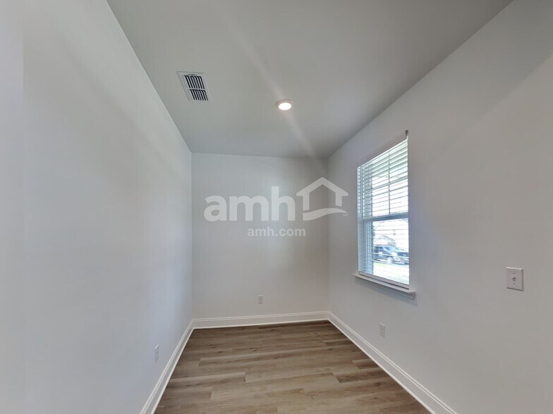 Building Photo - 228 Argea Dr