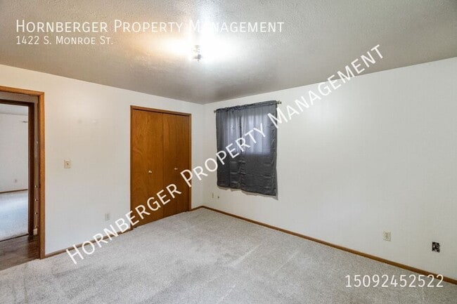 Building Photo - 1422 S Monroe St