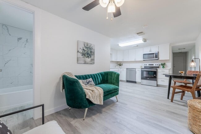 Building Photo - 125 Forrest Ave