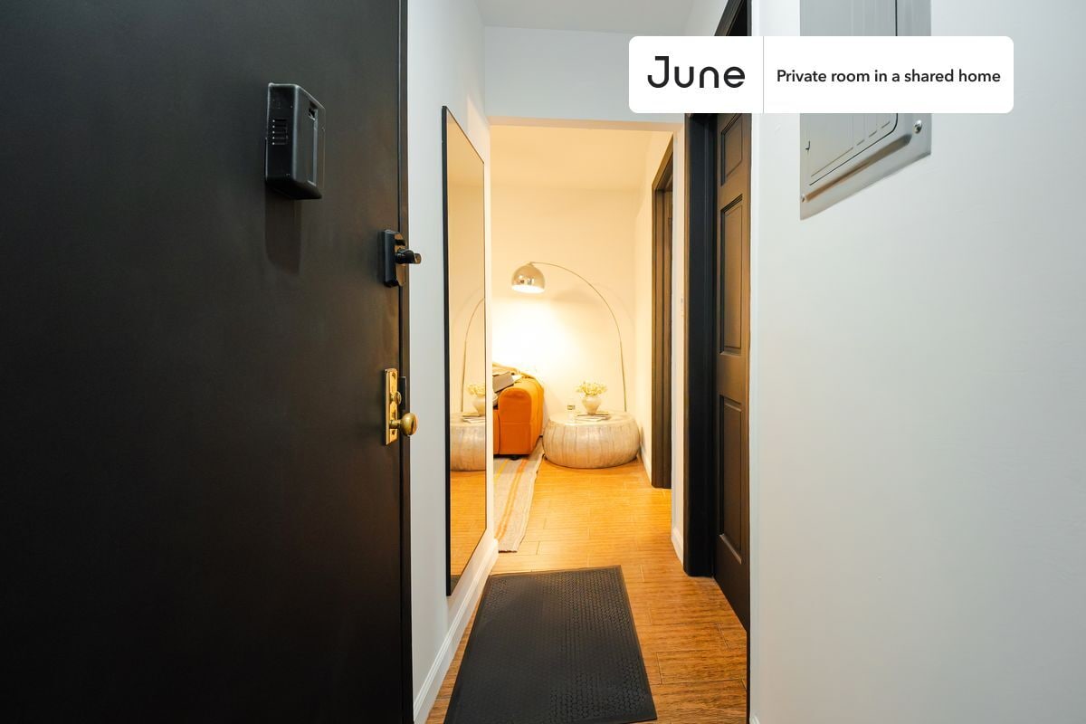 Building Photo - Room in Shared 3 bed/1 bath home in Chinatown
