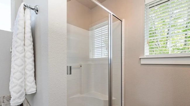 Building Photo - This home has it all!