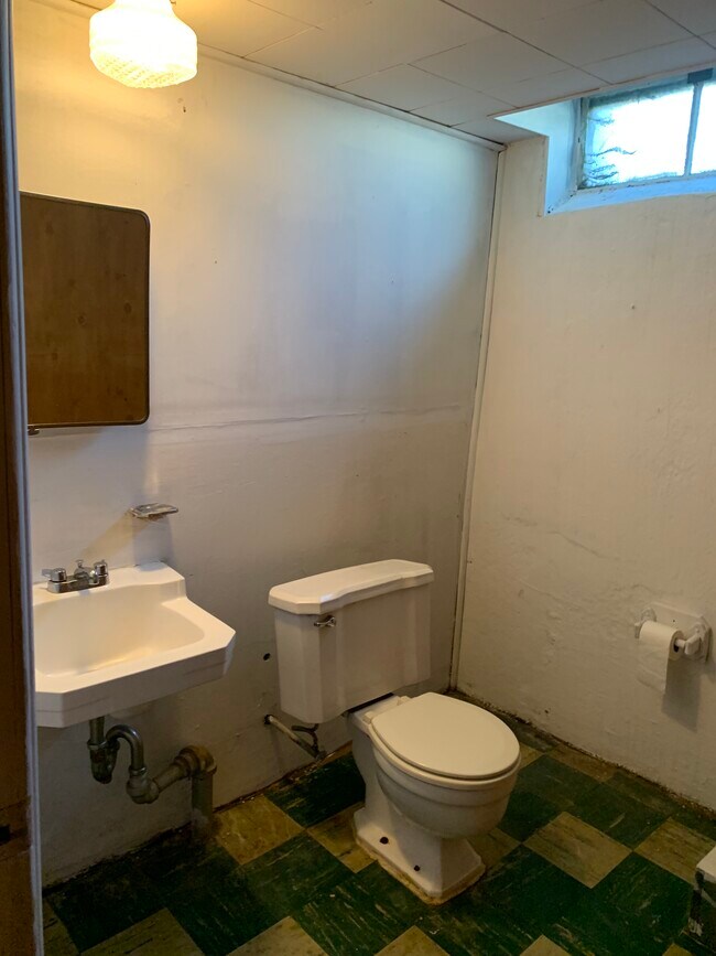 Building Photo - 30948 Orangelawn St