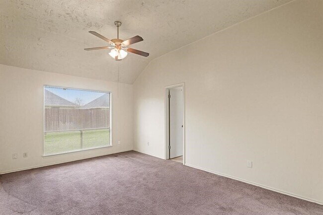 Building Photo - 8731 Croteau Dr
