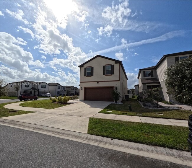 Building Photo - 2647 E Lake Pointe Dr