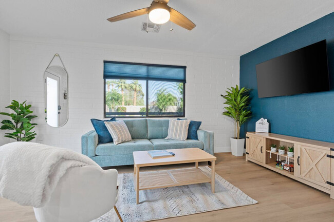 Building Photo - 4407 N 13th Pl