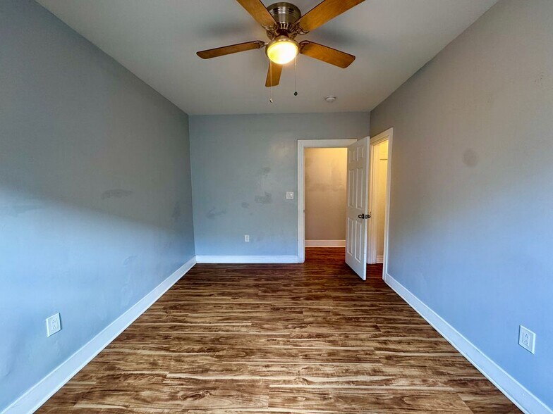 Building Photo - 1151 E 15th St