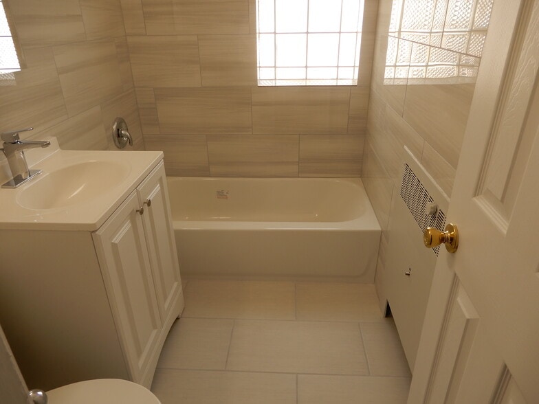 Building Photo - 1526 N Harlem Ave