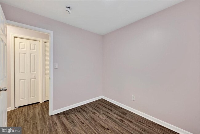 Building Photo - 4411 Falls Bridge Dr