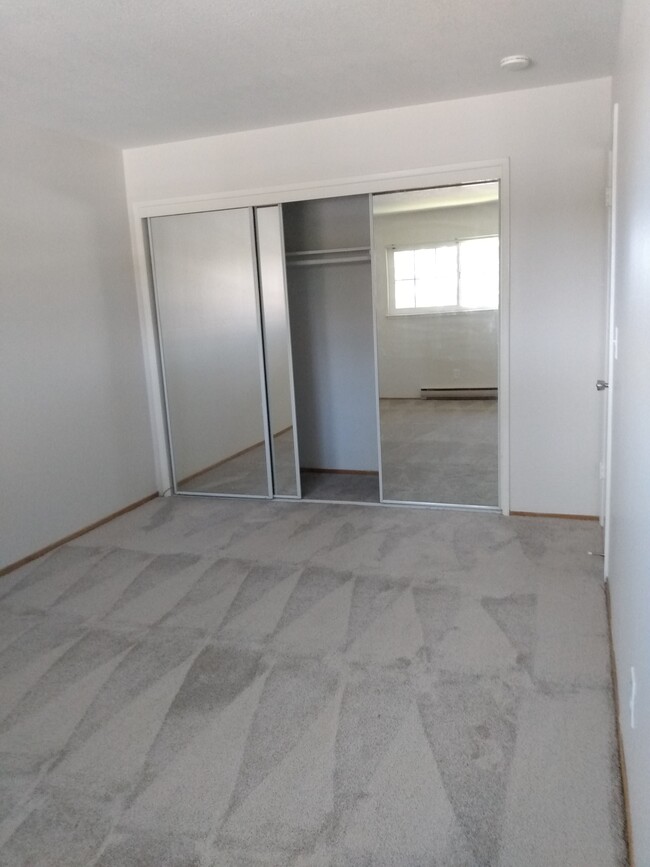 Building Photo - 2 bedroom Renovated unit. West San Jose- s...