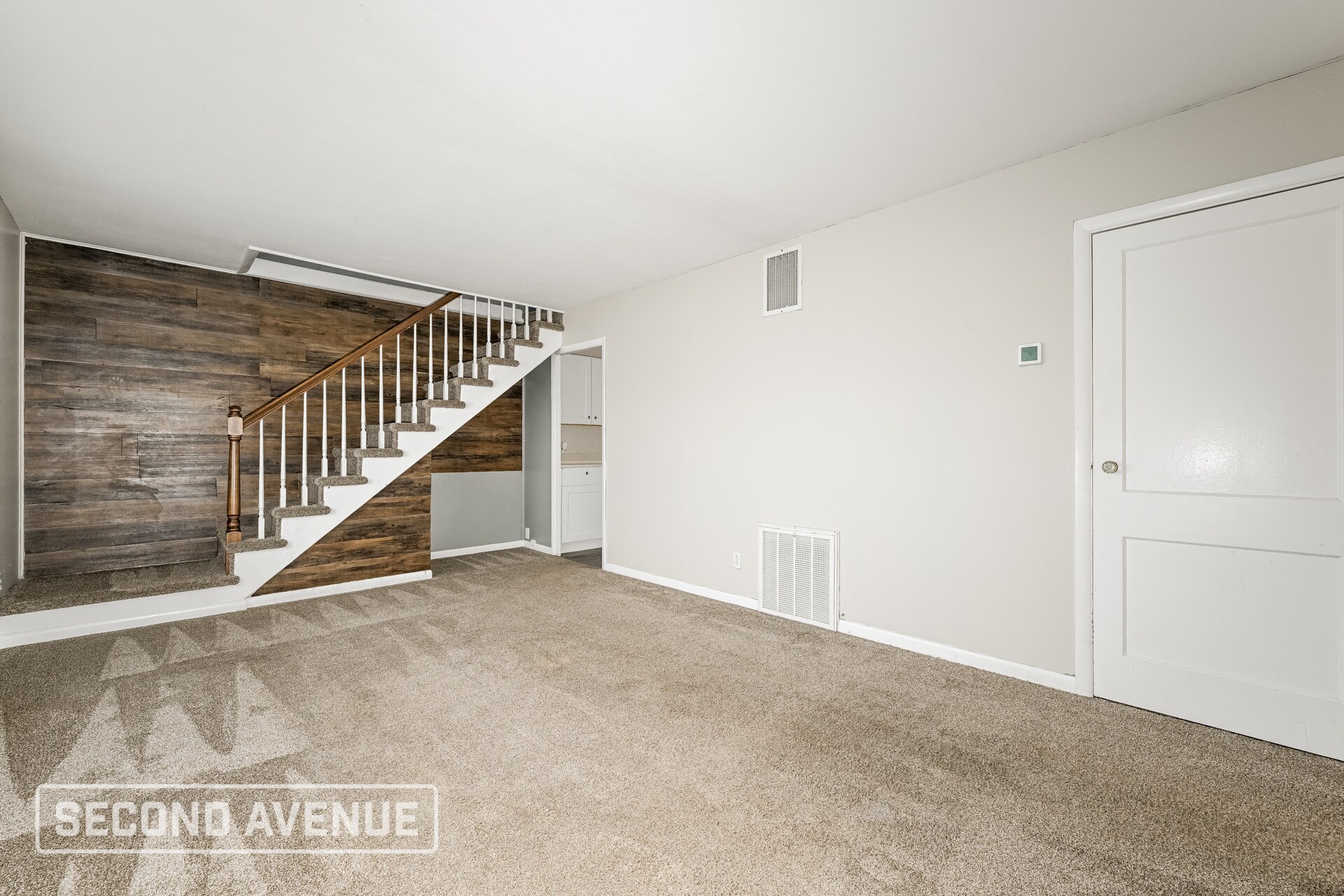 Building Photo - 1926 Sloan Ave