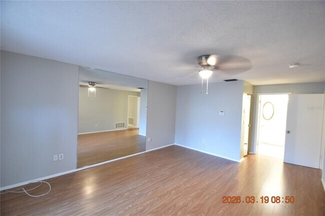 Building Photo - 2562 Redwood Way