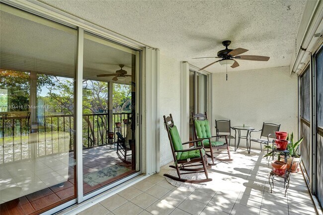 Building Photo - 370 NW 76th Ave