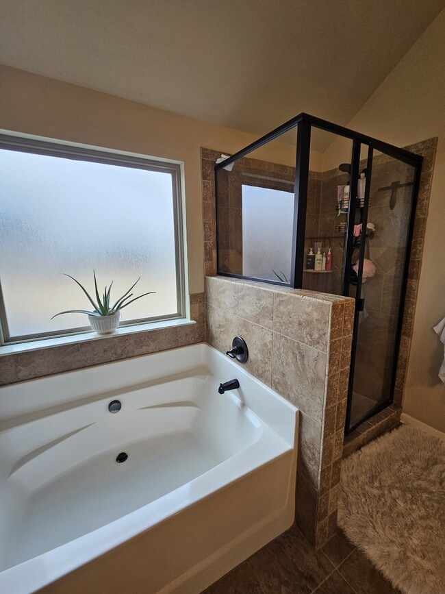 Building Photo - 202 Ermon Ct