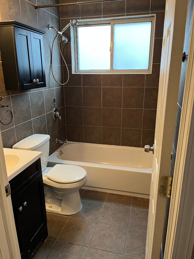 Building Photo - 1808 S 17th St