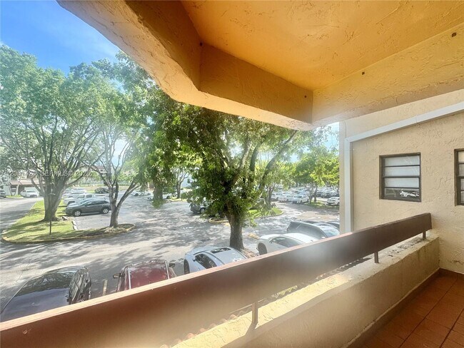 Building Photo - 9022 SW 123rd Ct