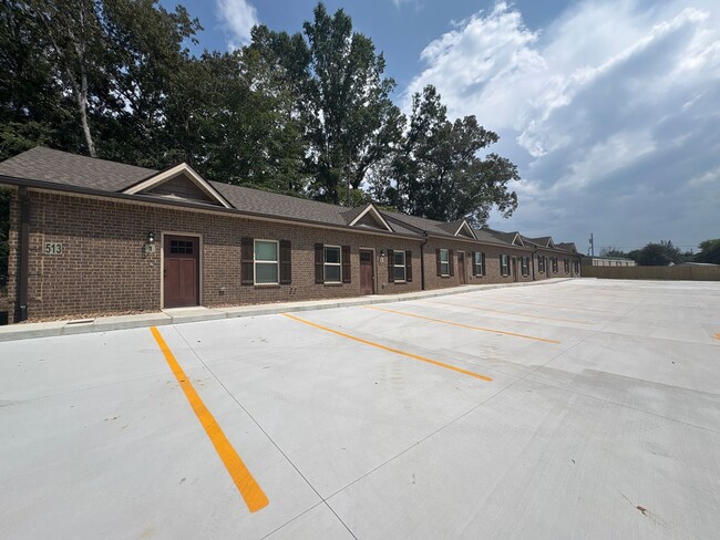 Building Photo - 513 Westend Cir
