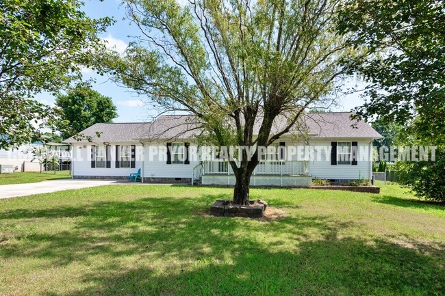 Building Photo - 295 Sky Dr