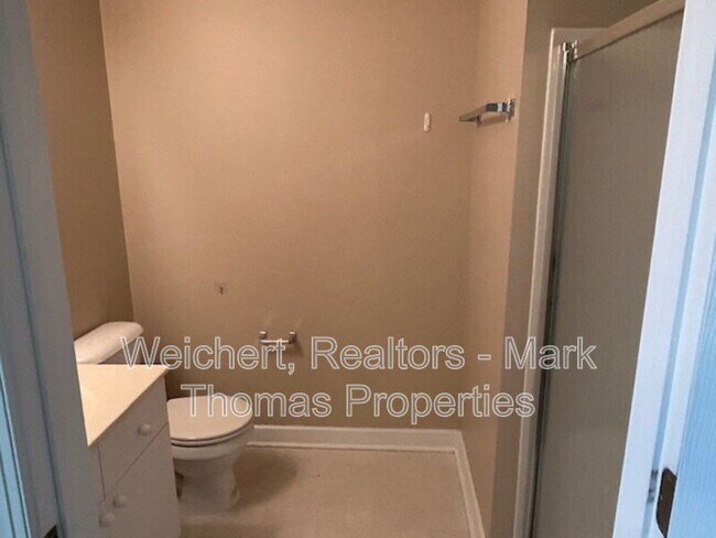 Building Photo - 929 Morreene Rd