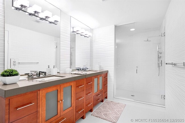 Building Photo - 2110 N Ocean Blvd