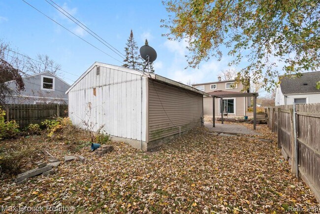 Building Photo - 3602 Elmhurst Ave