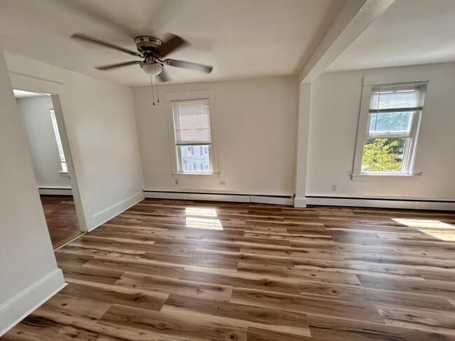 Building Photo - 8 Zoar St
