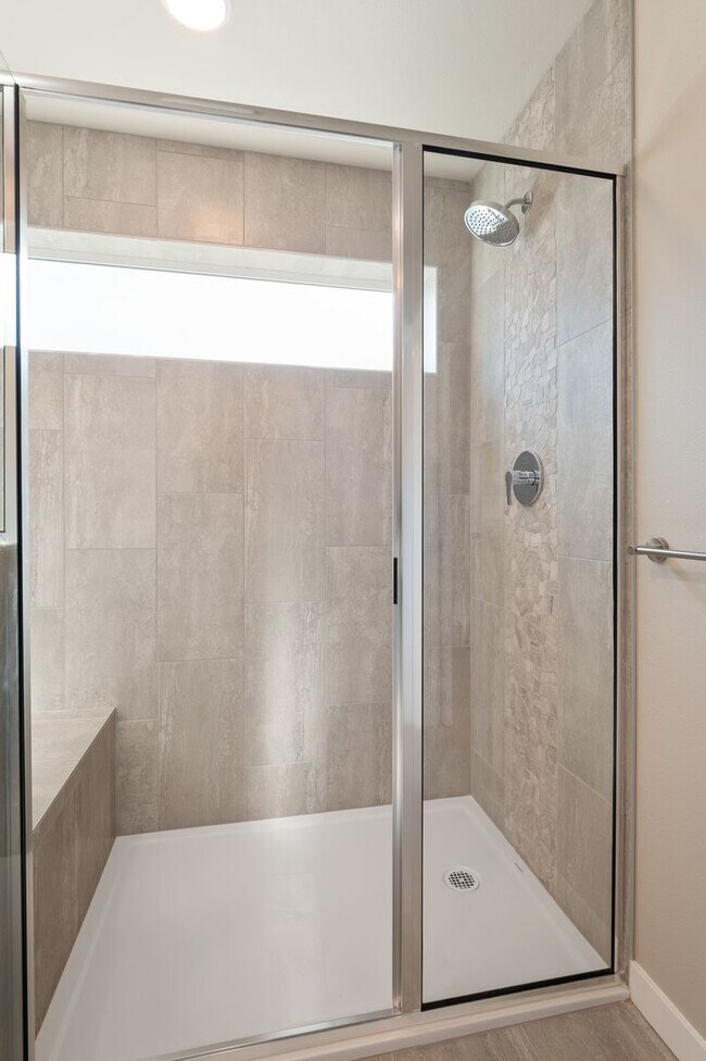 Building Photo - NEW Bothell Townhome | 4 Bedroom | $3490