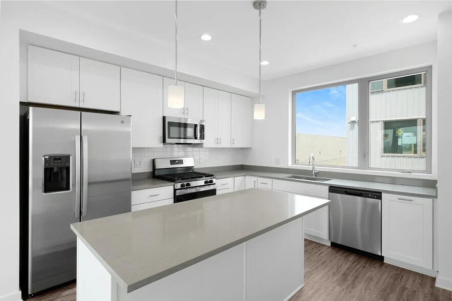 Building Photo - 3001 Schirra Ln