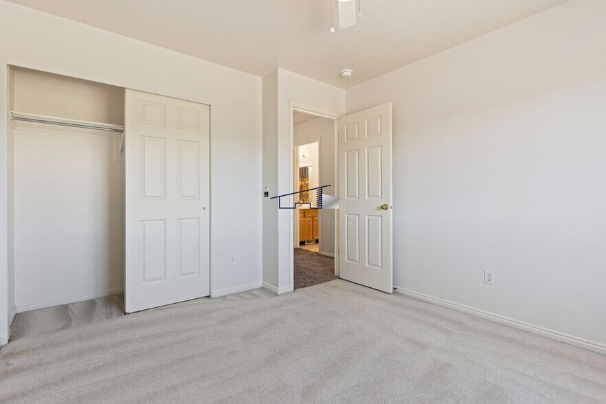 Building Photo - 5589 S 3275 W