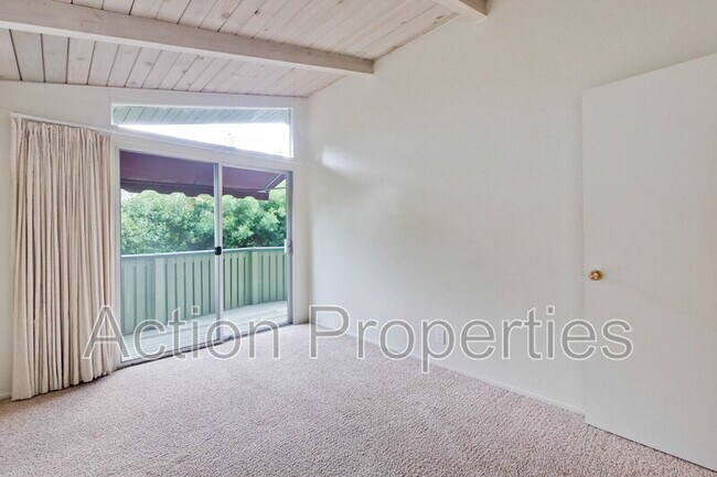 Building Photo - 278 Monroe Dr