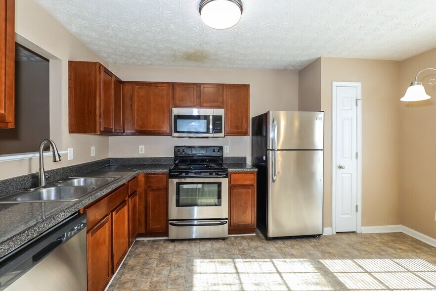 Building Photo - 1870 Grove Way