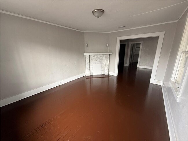 Building Photo - 1321 SpringHill Ave