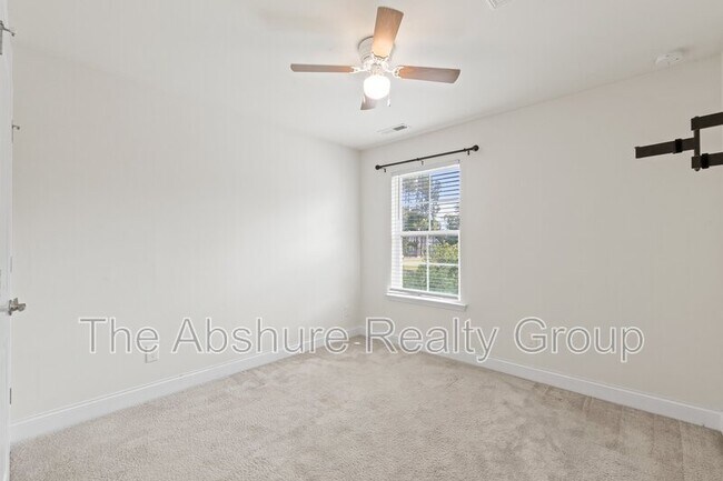 Building Photo - 404 Avery Glenn Way