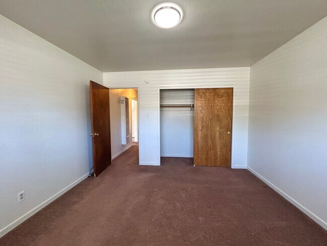 Building Photo - 960 Suiter St