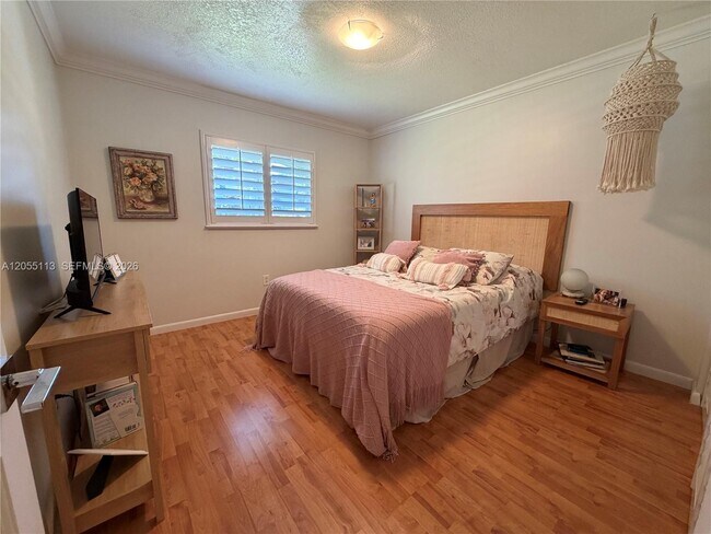 Building Photo - 5721 SW 59th Pl