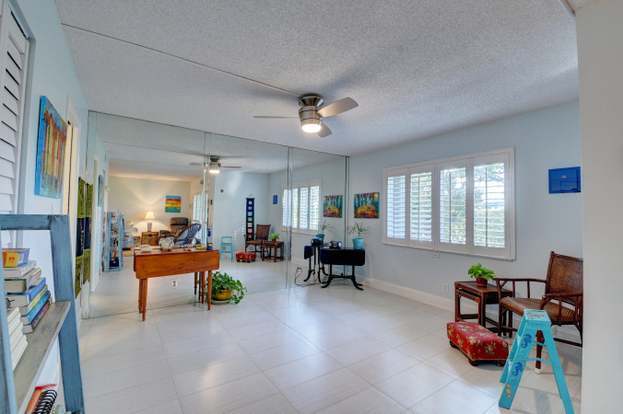 Building Photo - 207 Tropic Isle Dr