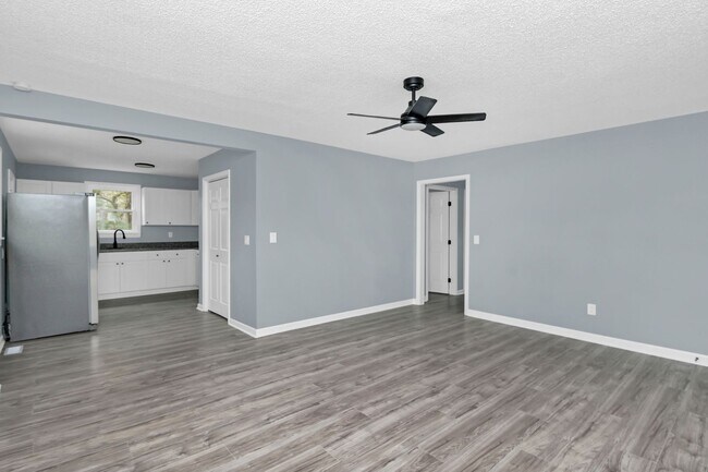 Building Photo - Fully Renovated 3-Bedroom Corner-Lot Gem Near Downtown Columbia & USC!